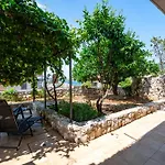 度假居 Peaceful Stone House 100m From Sea Private Garden 大德尔韦尼克