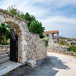 Peaceful Stone House 100m From Sea Private Garden 度假居