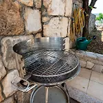 Peaceful Stone House 100m From Sea Private Garden 度假居 *