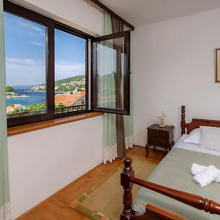 Kuca 100m Od Mora - Casa vacanze Veliki Drvenik