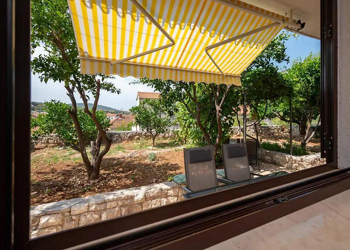 Peaceful Stone House 100m From Sea Private Garden Ferienhaus Drvenik Veli