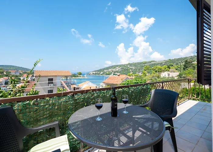 Peaceful Stone House 100m From Sea Private Garden Ferienhaus Drvenik Veli